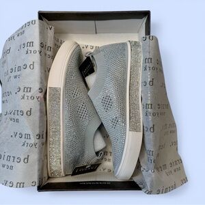 bernie mev. Women's Sneakers Glamour Gray Silver Rhinestones NWT Sz US 7, EU 37